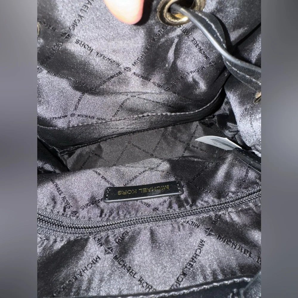 Michael Kors purse. - Picture 7 of 7